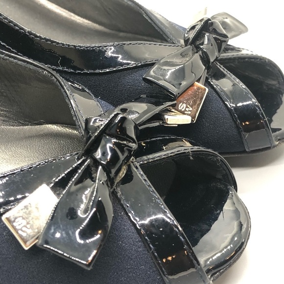 Stuart Weitzman Peep Toe Bow Heels in Dark Blue - Picture 5 of 7